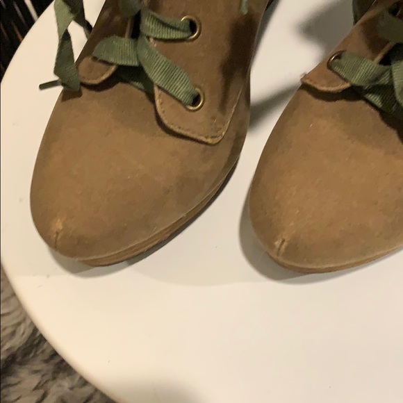 (PRE-LOVED) RESTRICTED WOMEN WEDGE HEEL BOOTS💖 - Picture 6 of 6